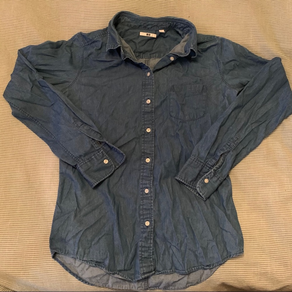 Uniqlo chambray button shirt